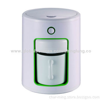 Espresso coffee maker in compact size with boiler and pump and with 2 interchangeable filter